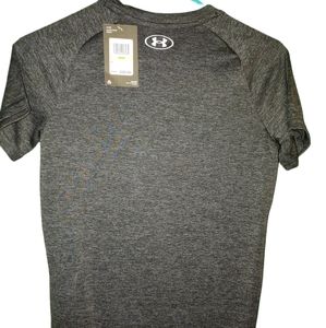 Youth boys size Medium under armour shirts